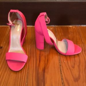 Adorable bright pink block heel sandals!